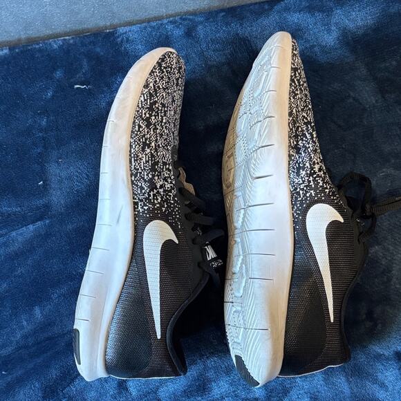 Nike Flex Contact Running Shoes Women's 8 Black White Lightweight Workout Gym - Picture 8 of 12